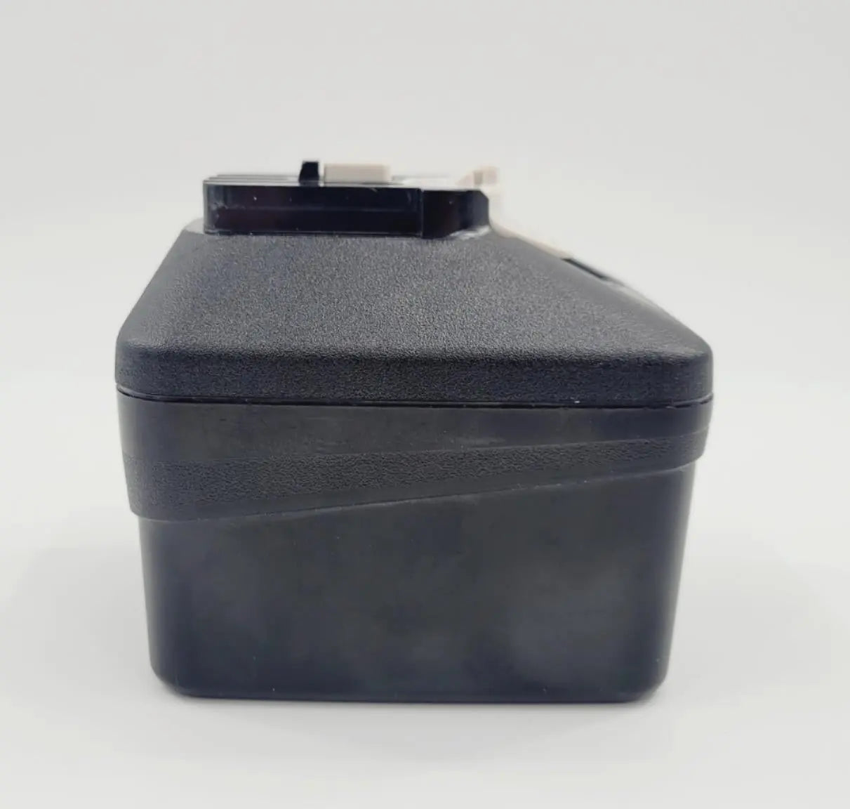 Stryker 8215-000-000 System 8 Large Battery Pack w/ Over Temp History 148 Uses Stryker