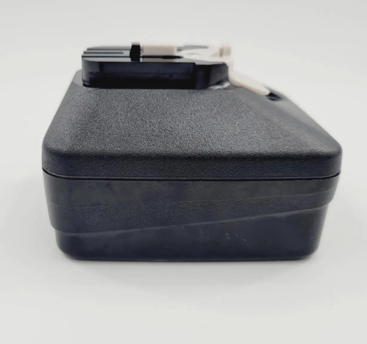 Stryker 8212-000-000 System 8 Lithium-Ion Battery Small w/ Over Temp History 26 Uses Stryker