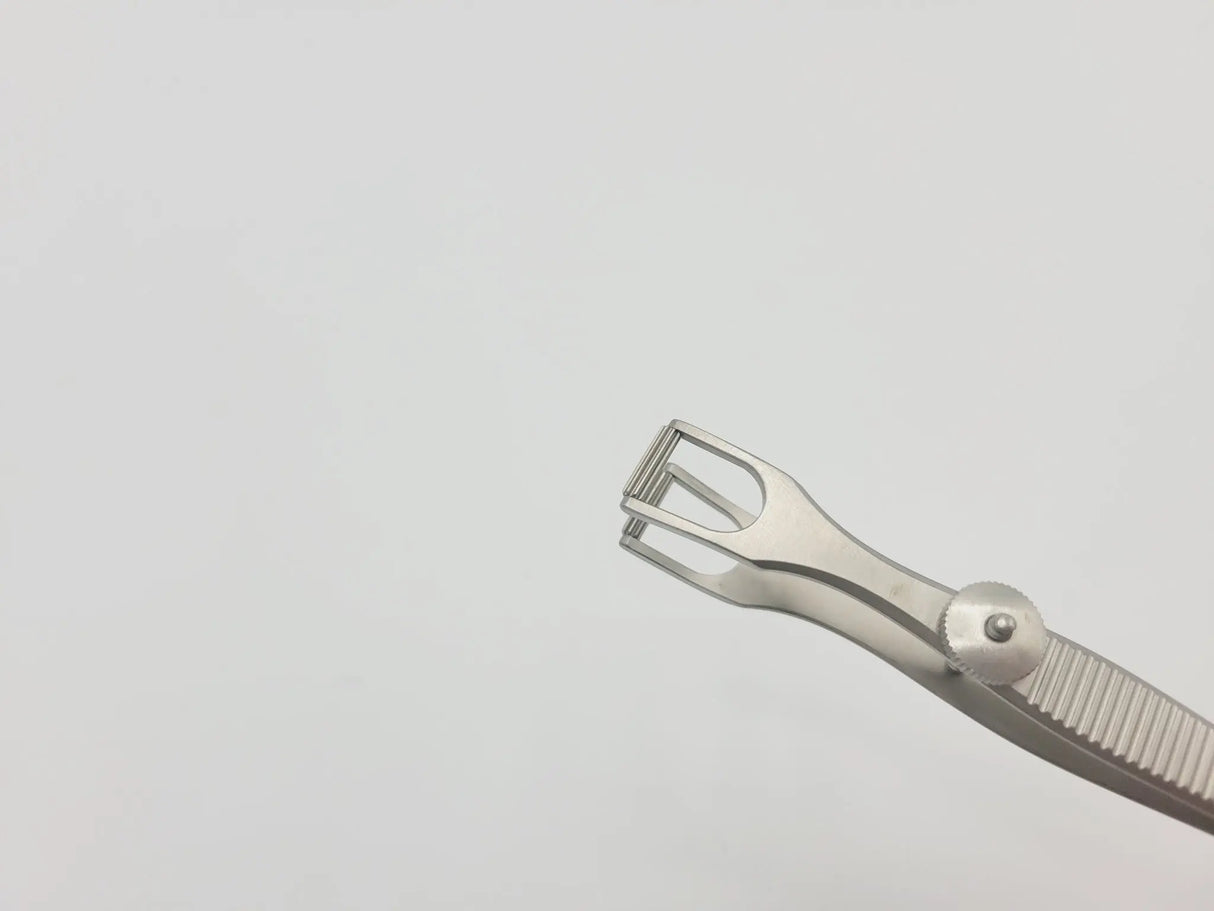 V. Mueller RH 2220 11m Bite Cottle Columella Clamp 4-1/2" V. Mueller