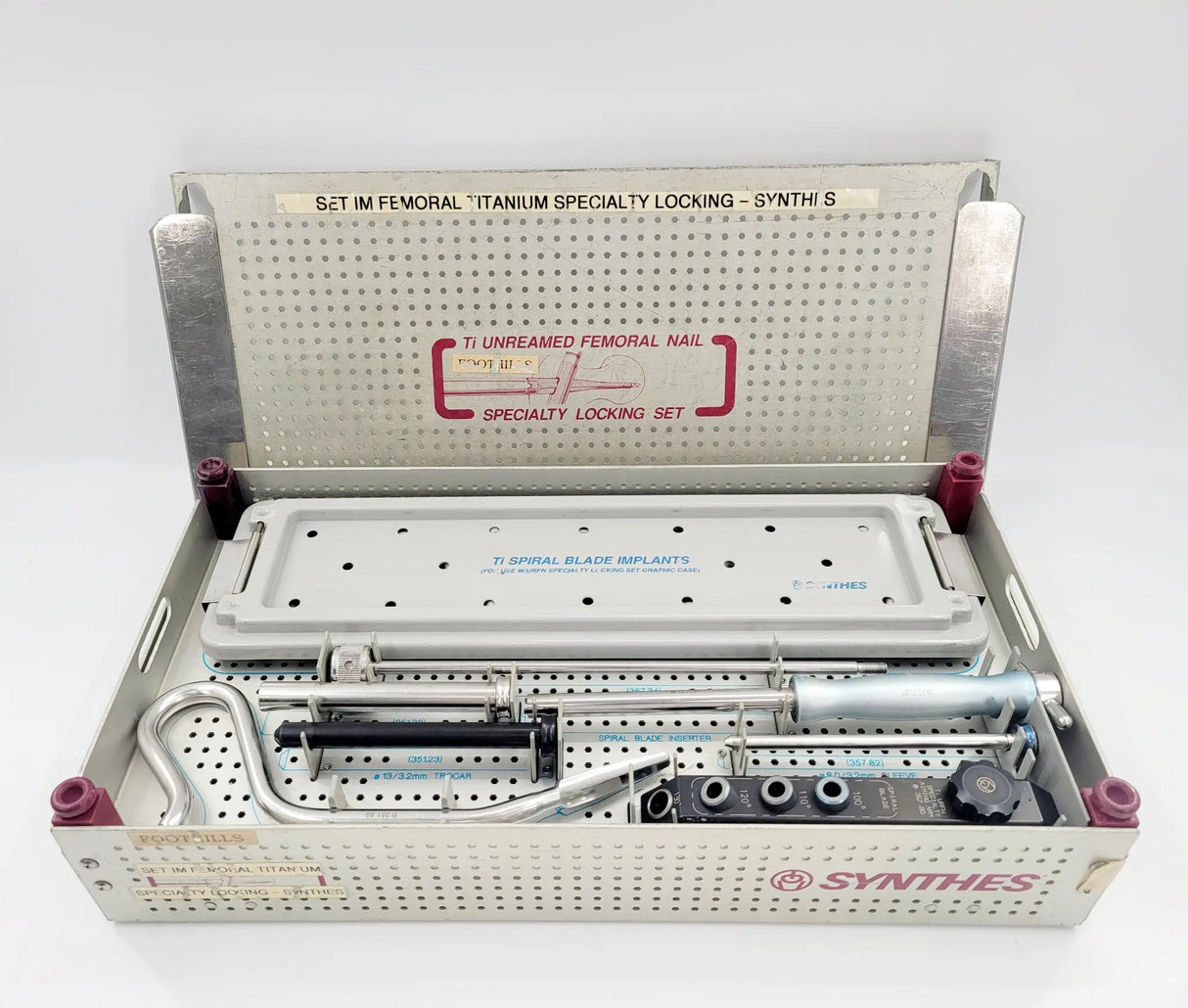 Synthes 304.511 Ti Unreamed Femoral Nail Specialty Locking Set Synthes