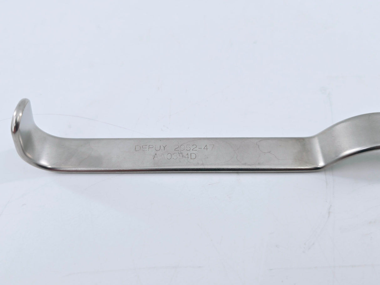 DePuy 2952-47 Restore Femoral Retractor, Small Arthroscopy 5-1/2"