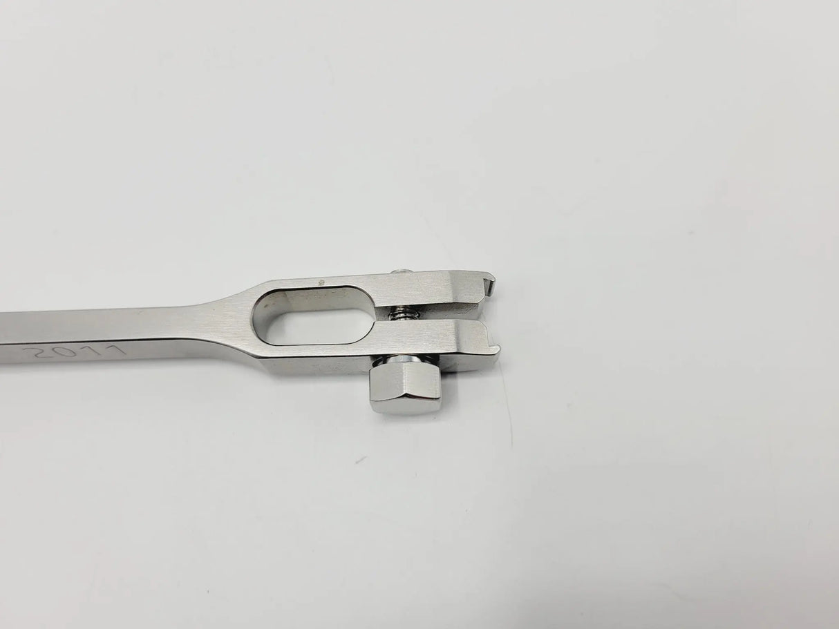 Synthes 332.350 Orthopedic Inserter/ Extractor 6-7/8" Synthes