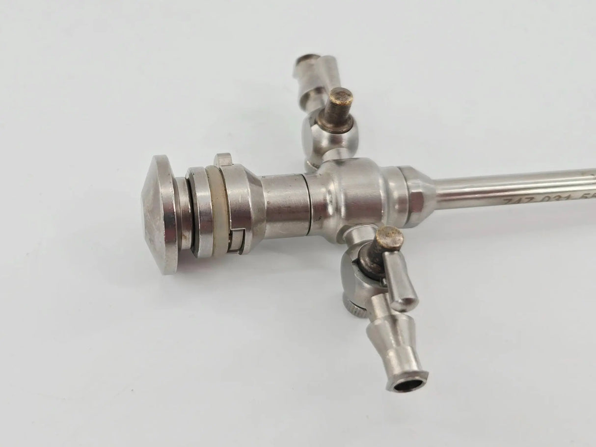 Stryker 747-031-530 5.8mm Endoscopy Cannula w/ Blunt Tip Obturator 6-7/8" Primis Medical