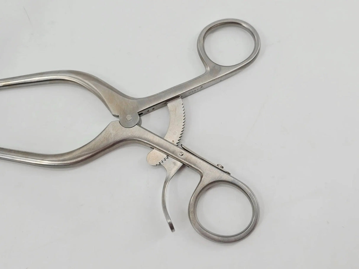 Jarit 290-125 Miskimon Retractor Self-Retaining 7 x 7 Sharp Prongs Angled 7-3/4" Primis Medical