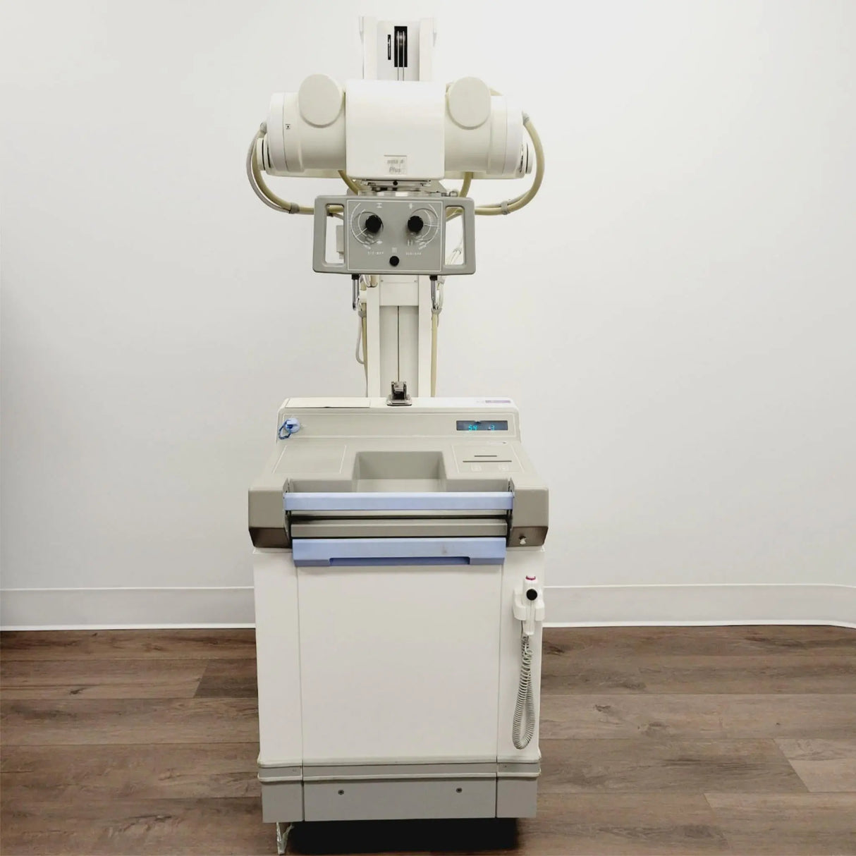 GE AMX 4 Plus Portable Mobile X-Ray Machine 46-270954G1 GE Refurb 2010 GE