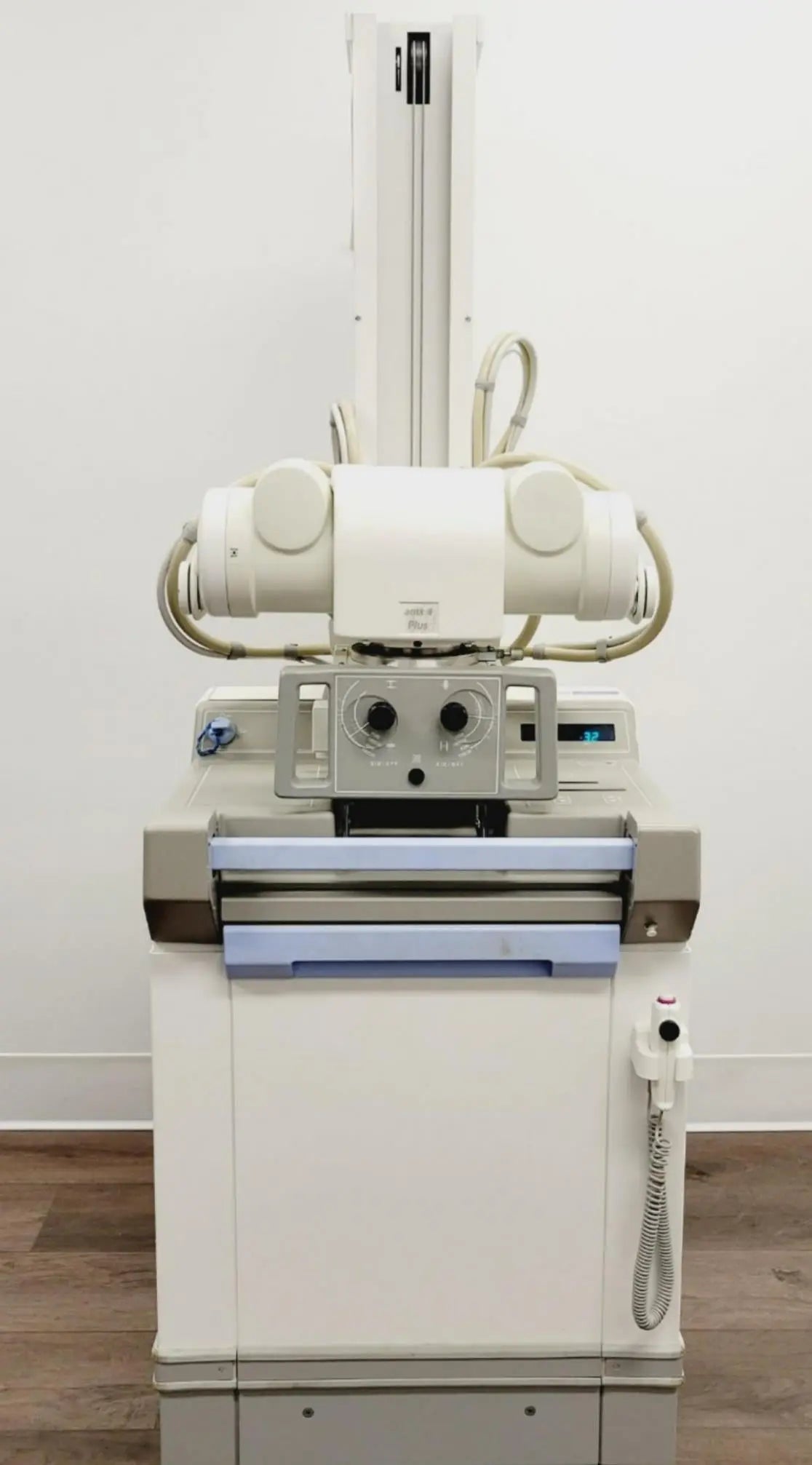 GE AMX 4 Plus Portable Mobile X-Ray Machine 46-270954G1 GE Refurb 2010 GE