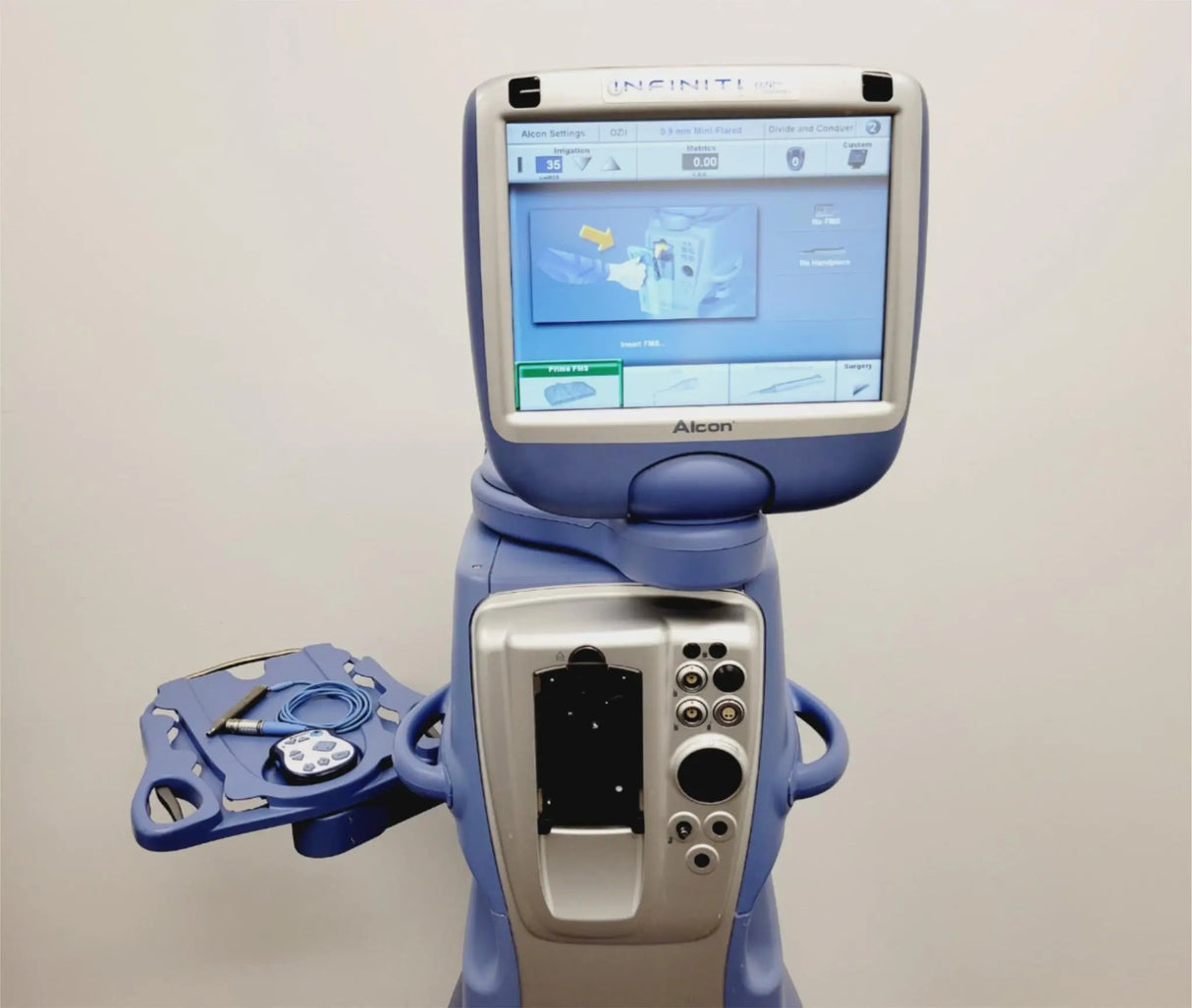Alcon Infinity Vision Phacoemulsifier 210-0000-503 w/ OZIL Handpiece V 02.04.005 Alcon