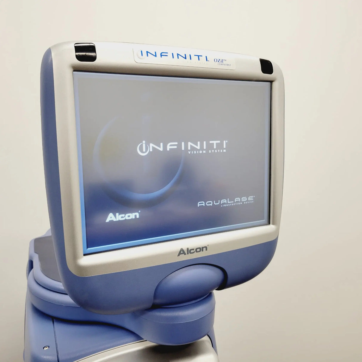 Alcon Infinity Vision Phacoemulsifier 210-0000-503 w/ OZIL Handpiece V 02.04.005 Alcon