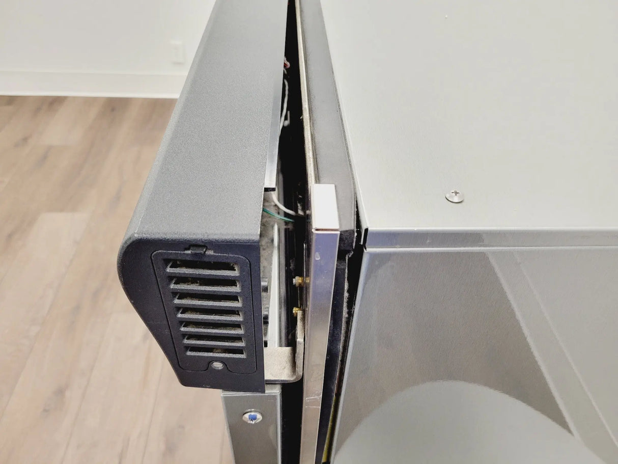 Steris Table top Warming Cabinet Version DJ06 Single Compartment Man. 2021 Steris