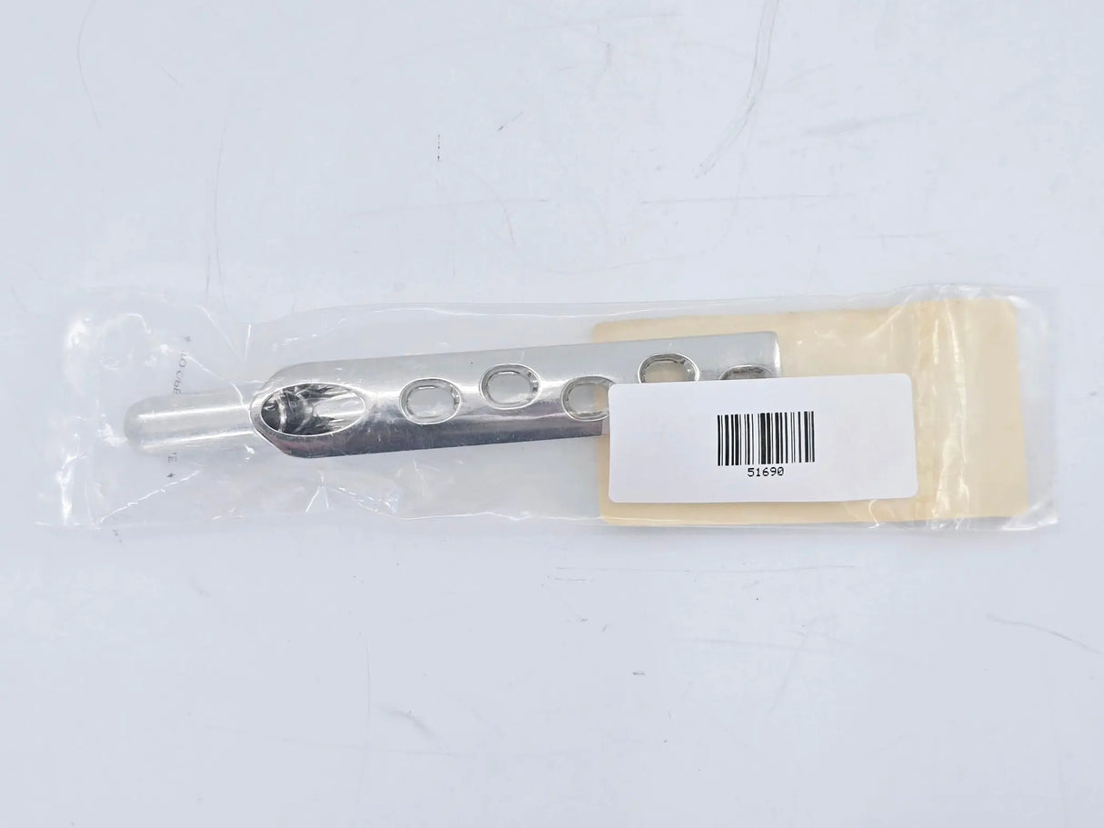 Synthes 281.45 150° DHS Plate-Standard Barrel 5 Holes/94mm Synthes