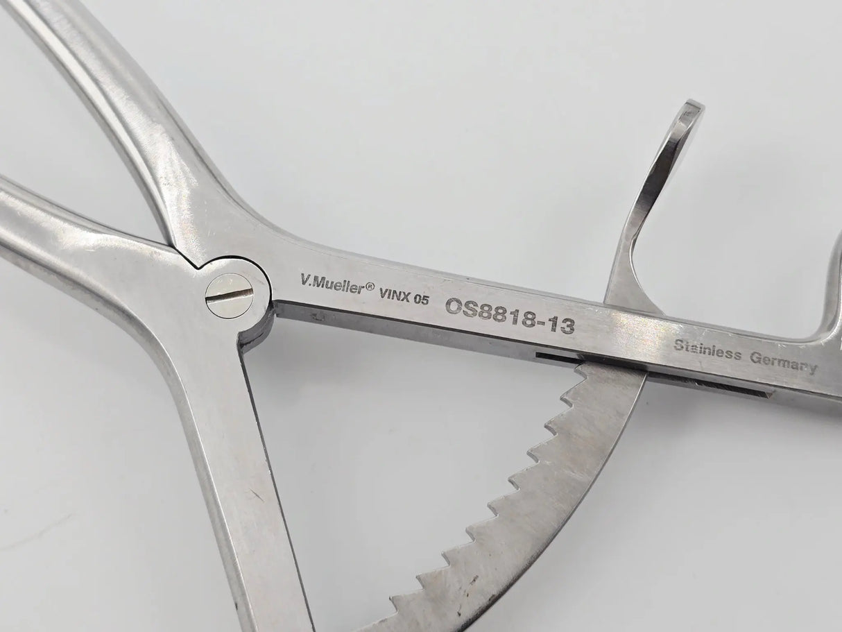 V Mueller OS8818-13 Kolbel Retractor Frame Ring-Handled w/ Link Blades Primis Medical