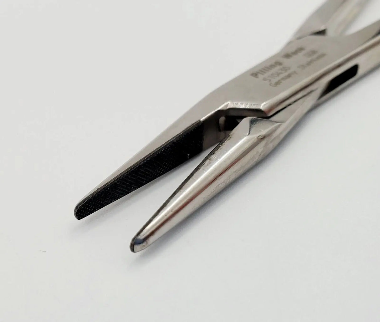 Pilling 510430 Crile Wood Needle Holder TC 19.3 x 2.3mm Jaw 12-1/4" Pilling