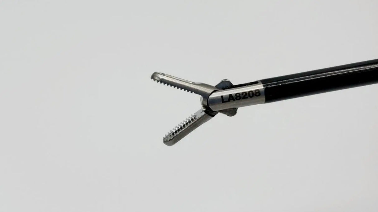 V. Mueller LA8208 Grasper 5mm Insulated Shaft w/ Handle 18" V. Mueller