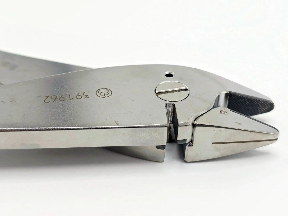 Synthes 391.962 Bending and Cutting Pliers Synthes