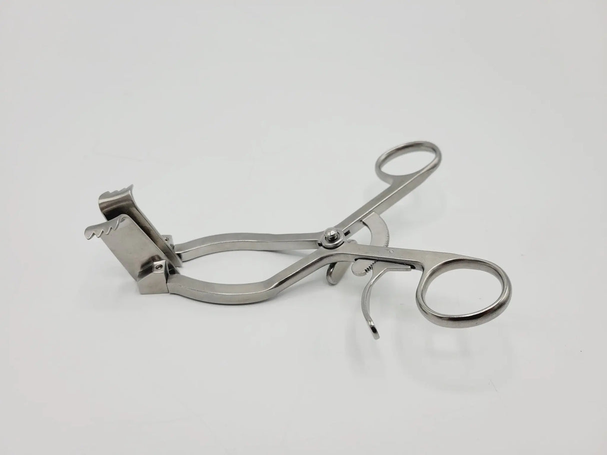 Arthrex AR-8170 Modular Soft Tissue Retractor w/ AR-8170-50 Blades 7" Arthrex
