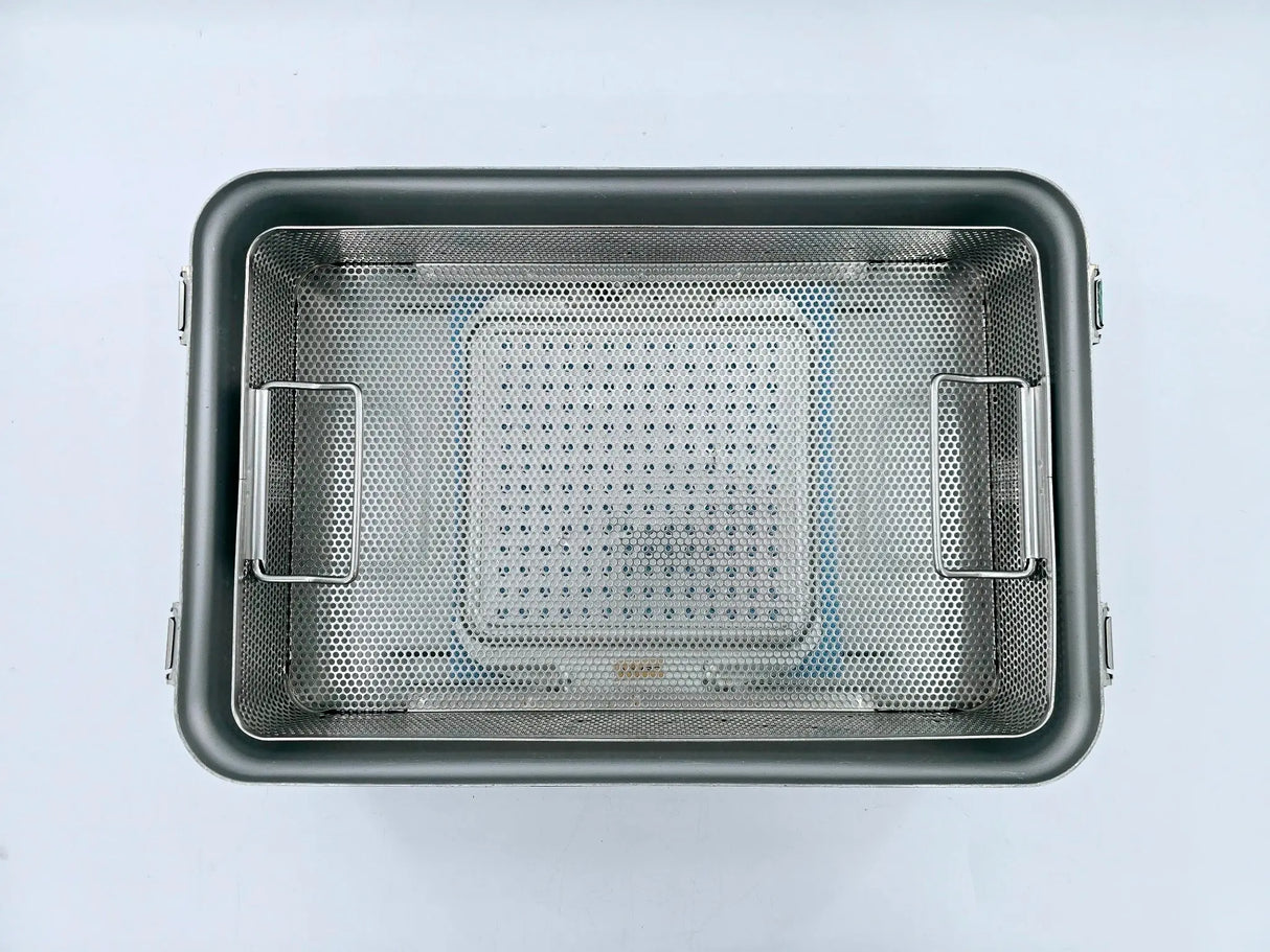 V. Mueller CD2-5B Genesis Mid-Length Sterilization Container w/ Lid & Tray 5" V. Mueller