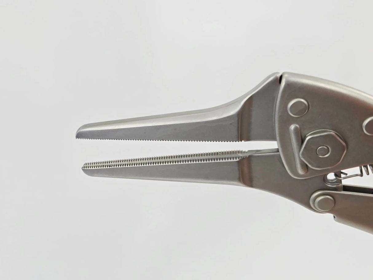 Aesculap MG028R Flat Nose Pliers w/ Locking Mechanism Orthopedic 9-1/2" Primis Medical