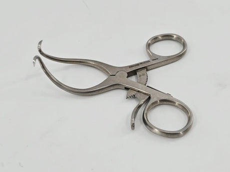 Aesculap MG176R Gelpi Vulva Vaginal Retractor 1 x 1 Sharp Prong Small 3-1/4" Primis Medical