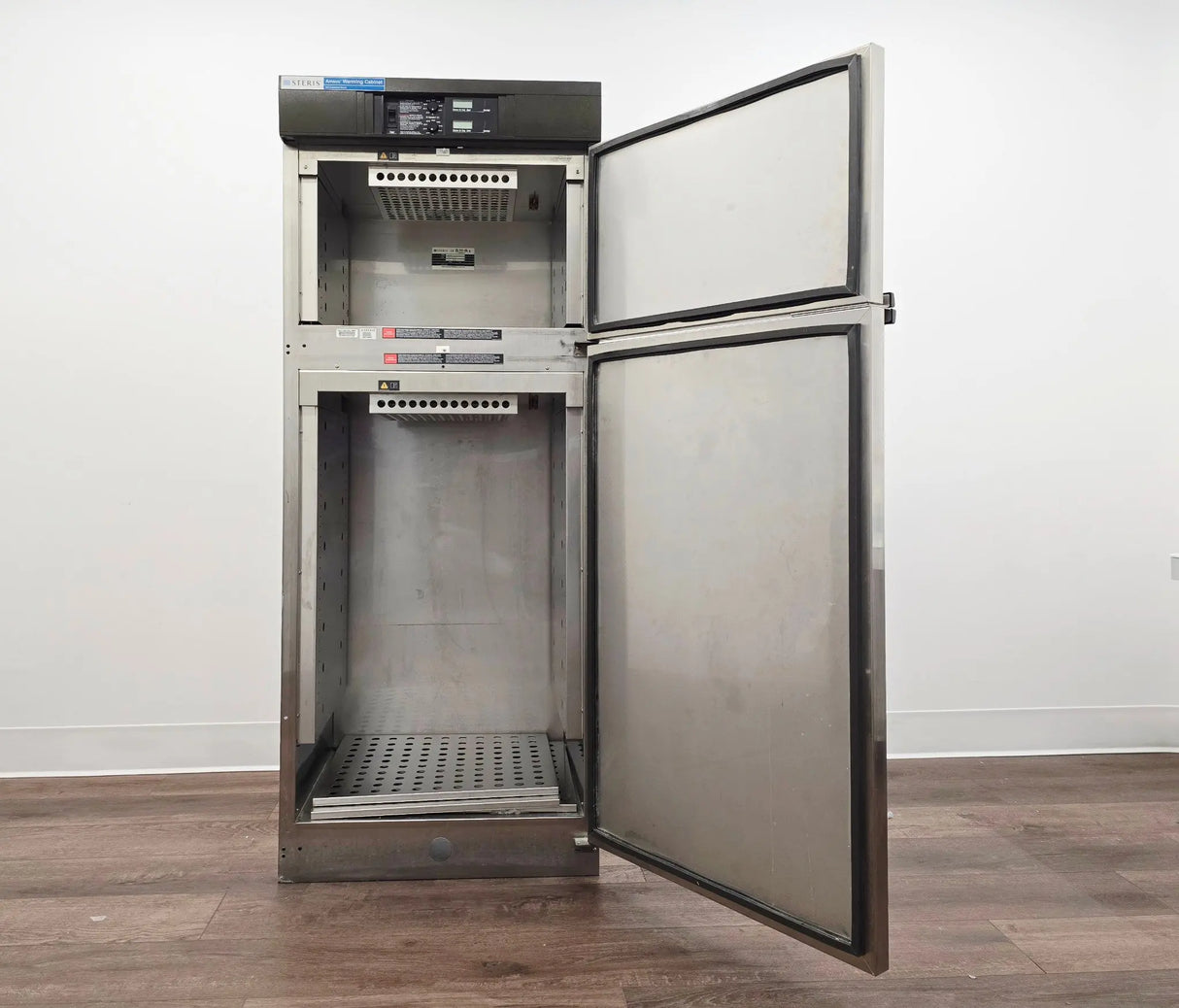Steris QDJ04 Amsco Warming Cabinet Dual Compartment Warmer Solid Steel Door Primis Medical
