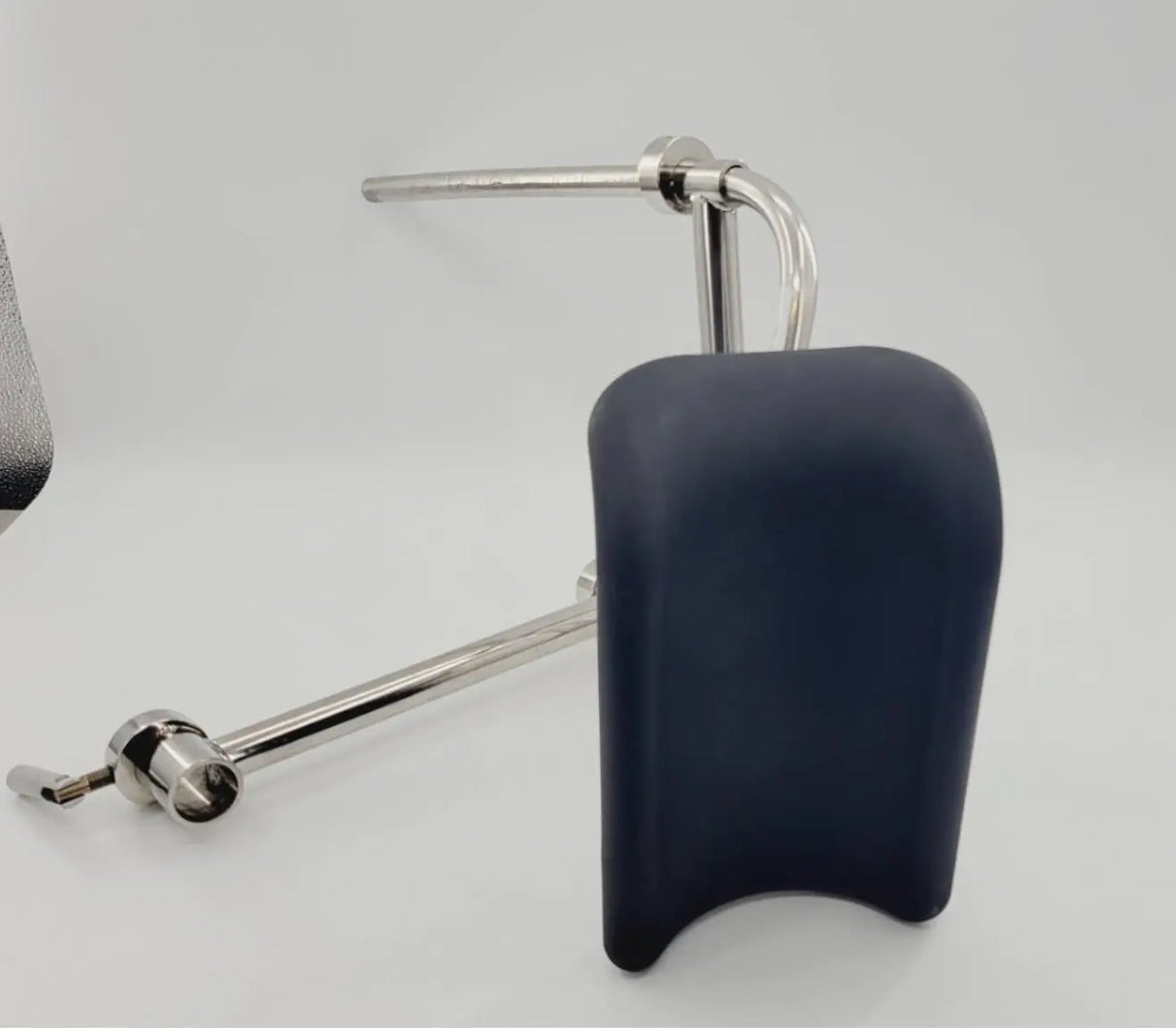 Mizuho OSI 6300-15 Well Leg Support w/ 6300-92 Articulating Bracket Mizuho OSI