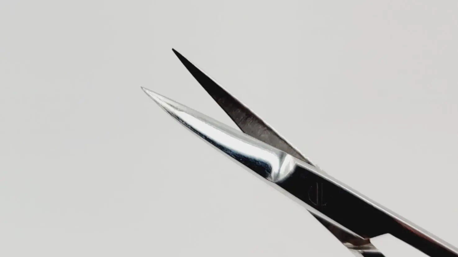 V. Mueller OP5540-S Supercut Iris Scissors Curved Black 4-1/2