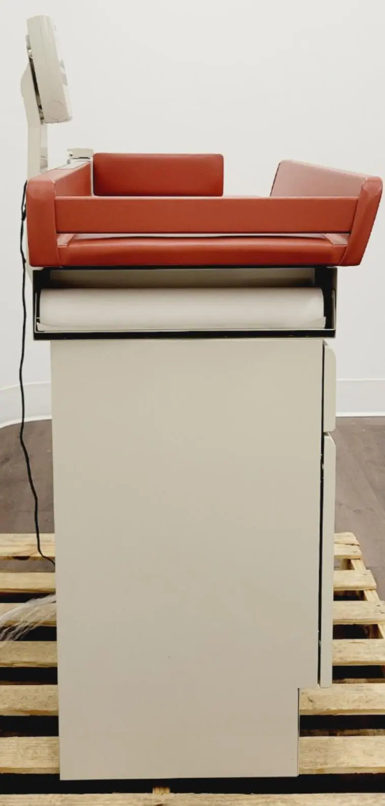 Midmark 640 Pediatric Examination Table 40 Lb. Capacity Scale Cranberry Midmark