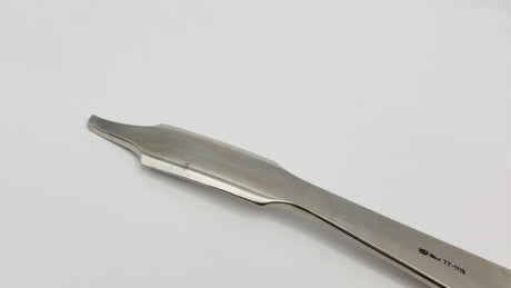 Symmetry 77-1118 Hohmann Retractor 18mm Wide w/ Finger Ring Arthroscopy  9-1/2" Symmetry