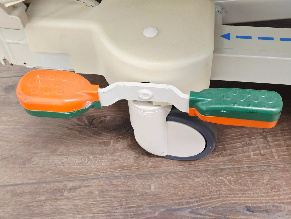 Hill-Rom P3200 VersaCare Electric Hospital Bed w/ Scale & Mattress Primis Medical