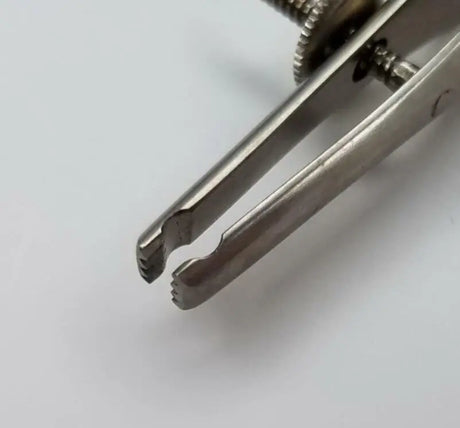 V. Mueller AU17215 ENT 4 x 5 Teeth Sheehy Ossicle Holding Forceps 4-3/4" V. Mueller