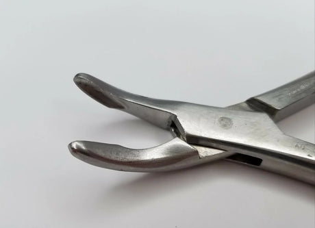 V. Mueller AU-6720 Orthopedic 11mm x 5mm Cups Bone Rongeur 7" V. Mueller