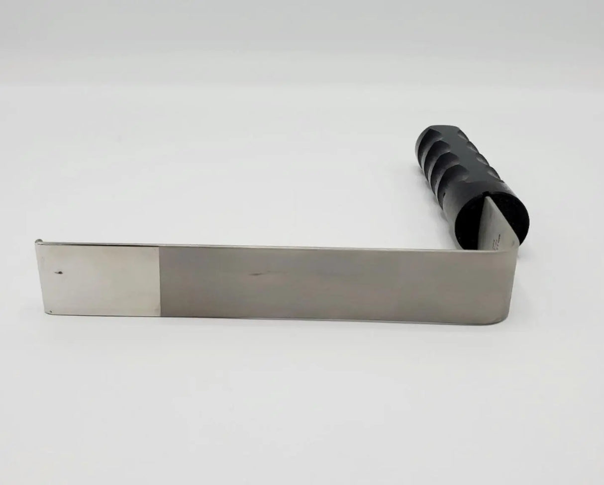 Millennium 72-9821 Retractor Right Angled 1" x 6" Excellent Condition Primis Medical