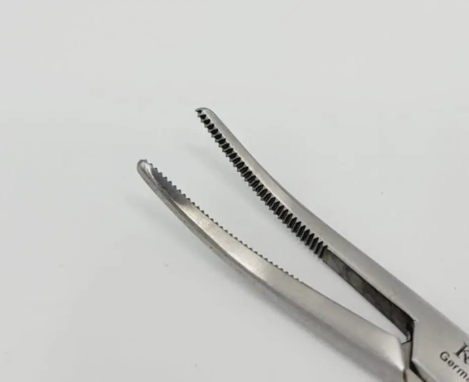 Konig MDS1224114 Kelly Forceps Artery Curved 5-5/8" Konig