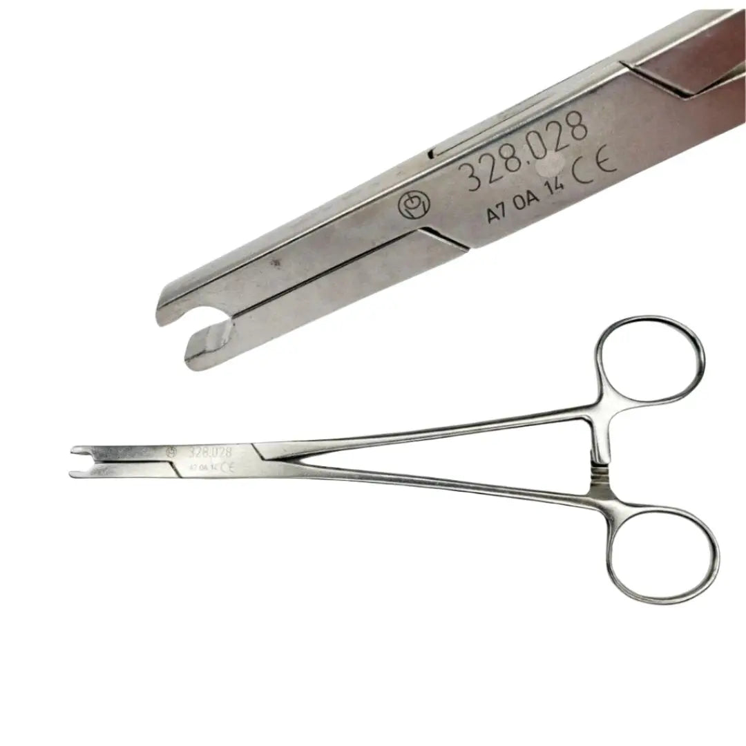 Synthes 328.028 6.0mm Scissor Grip Straight Holding Forceps 7-3/4" Synthes