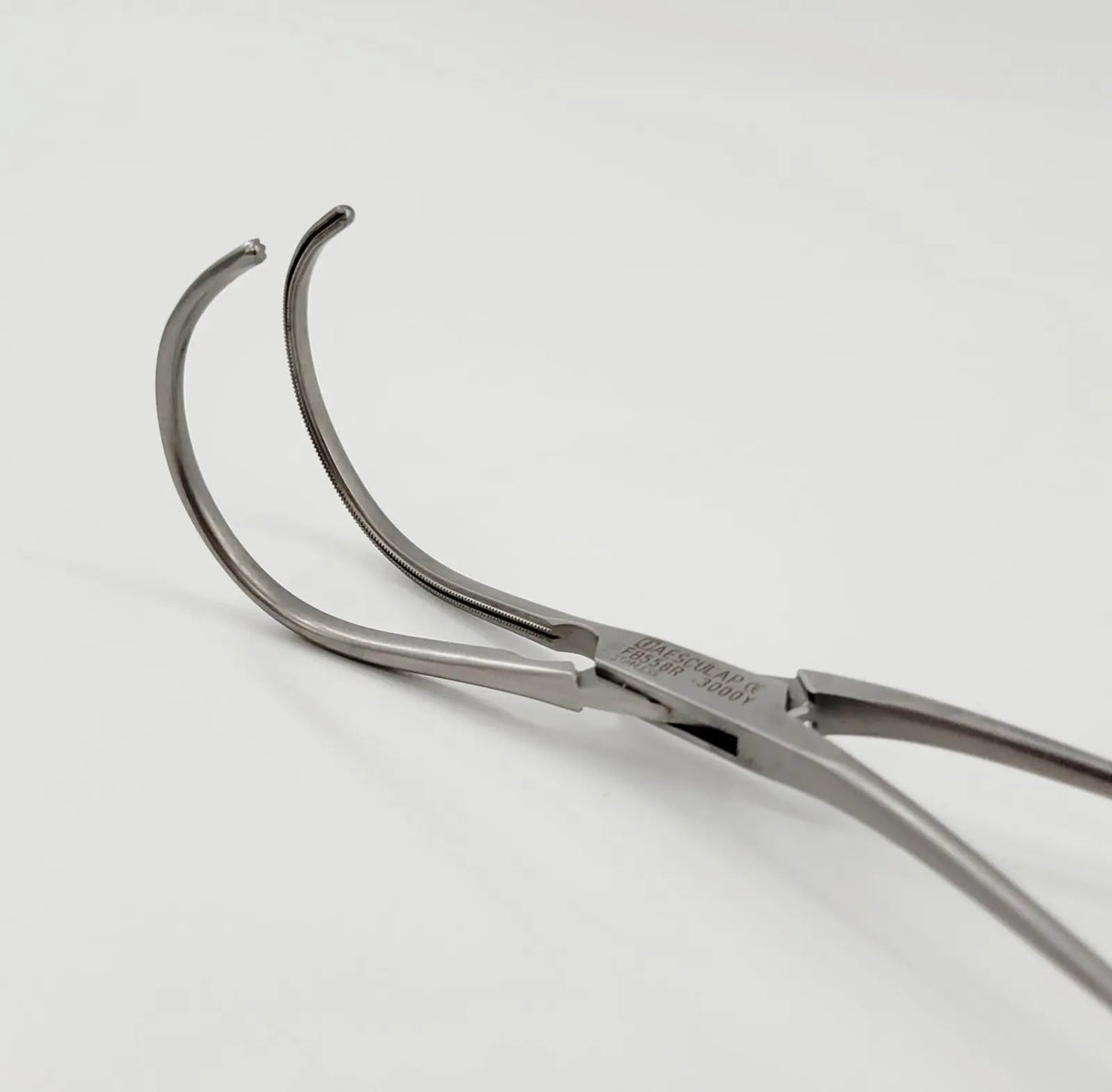 Aesculap FB558R De Bakey Atraumatic Vascular Clamp 170mm 6-3/4" Aesculap