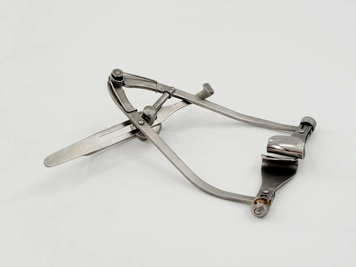 Karl Storz E4007 Maumenee-Park Speculum Ophthalmic 3" Karl Storz