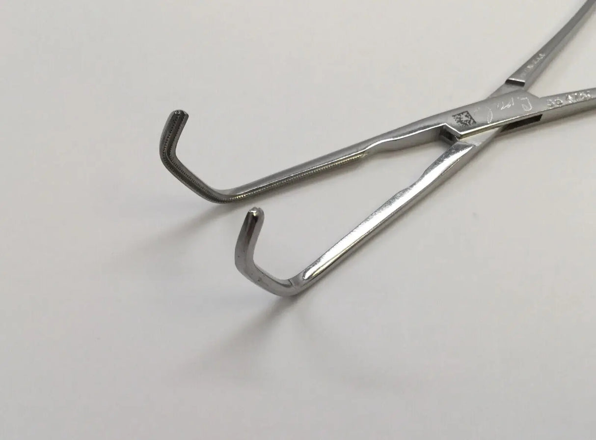 Pilling 35-4750 Surgical 2.8mm Beck Angled Jaws Miniature Pediatric Clamp 7" Pilling